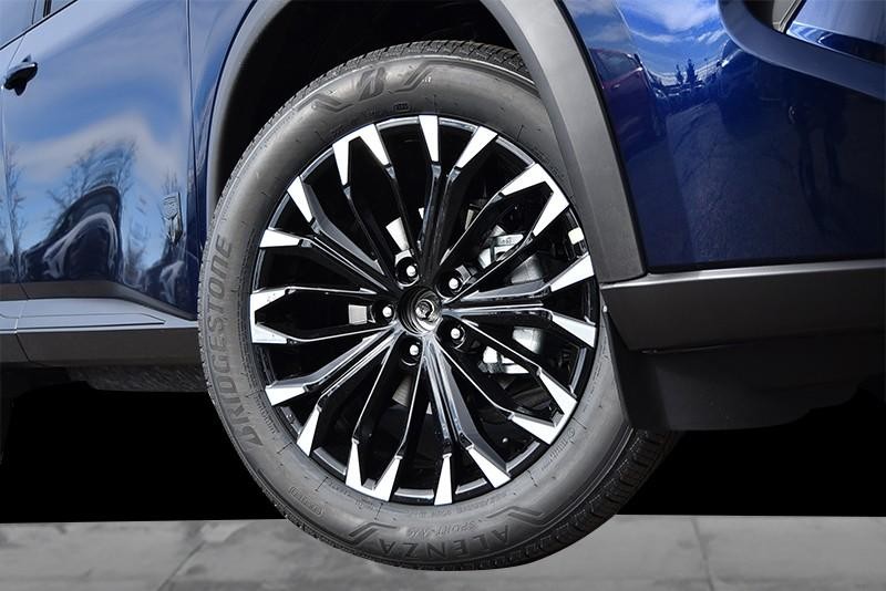 Nissan Rogue Vehicle Image 03