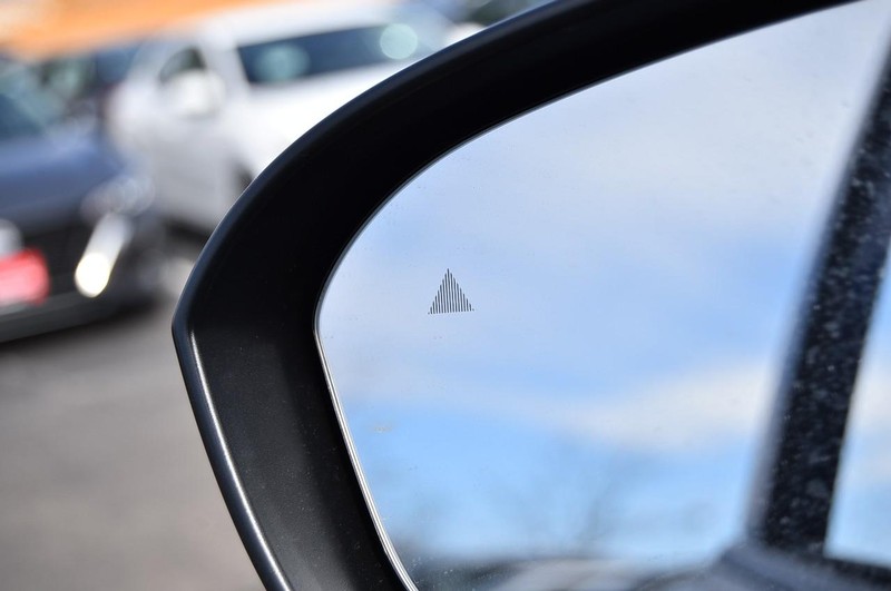 Nissan Rogue Vehicle Image 10