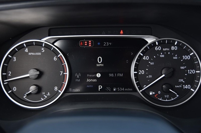 Nissan Rogue Vehicle Image 12