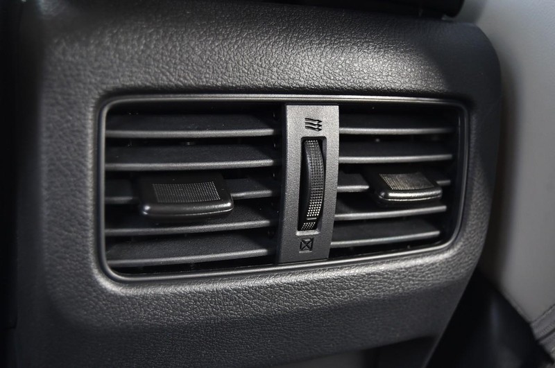 Nissan Rogue Vehicle Image 26