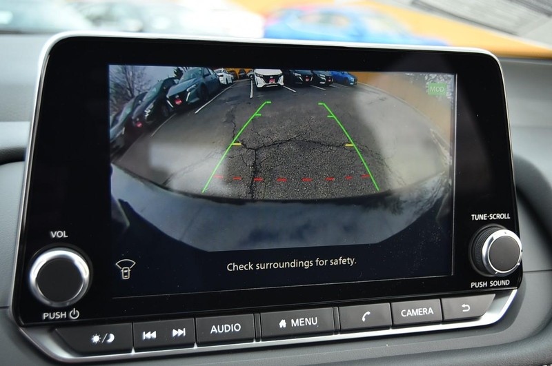 Nissan Rogue Vehicle Image 16