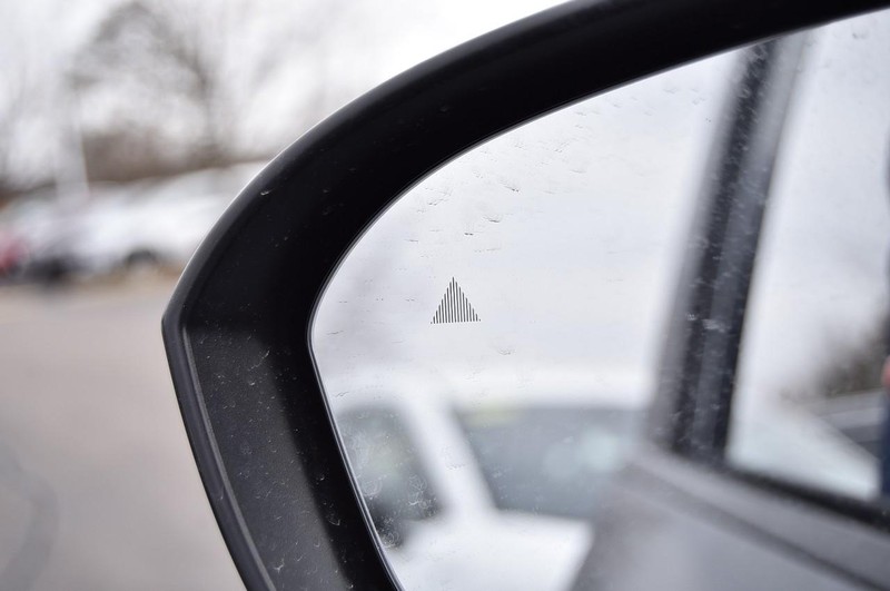 Nissan Rogue Vehicle Image 10