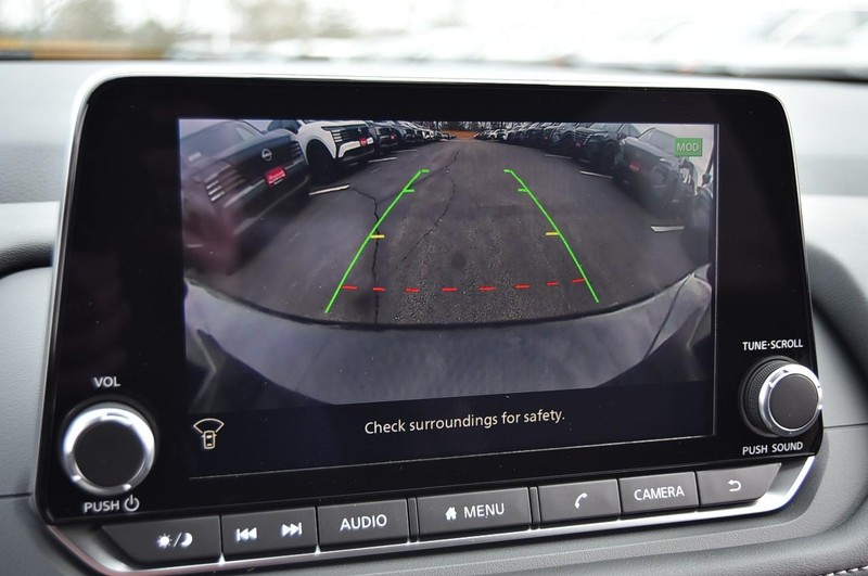 Nissan Rogue Vehicle Image 16