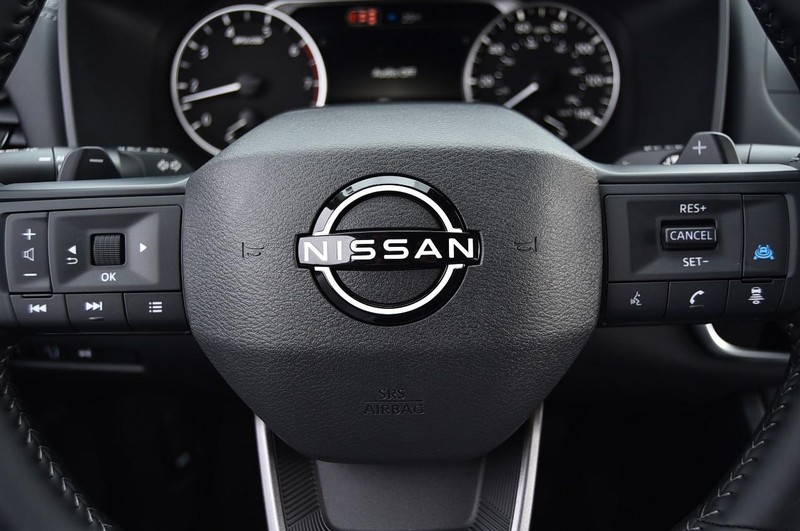 Nissan Rogue Vehicle Image 21