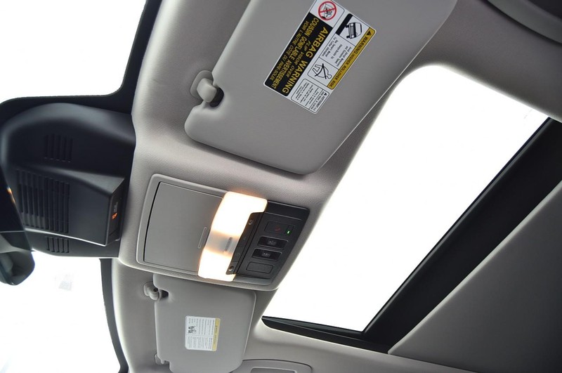 Nissan Rogue Vehicle Image 24