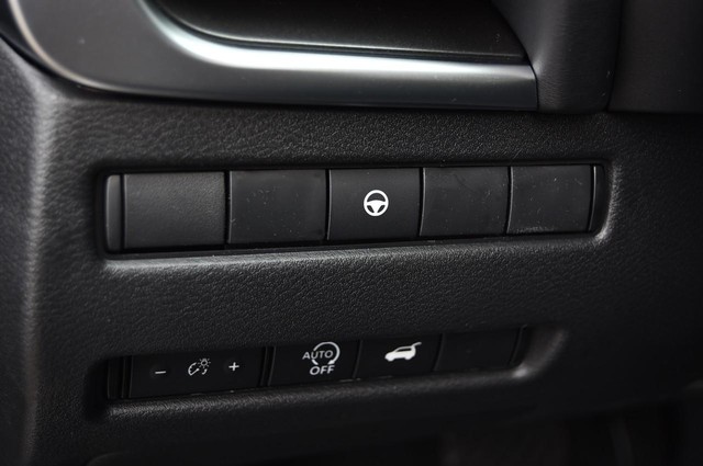 Nissan Rogue Vehicle Image 11