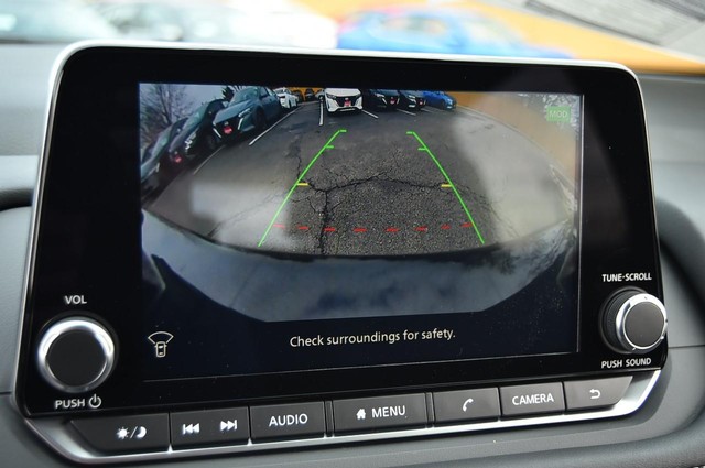 Nissan Rogue Vehicle Image 16