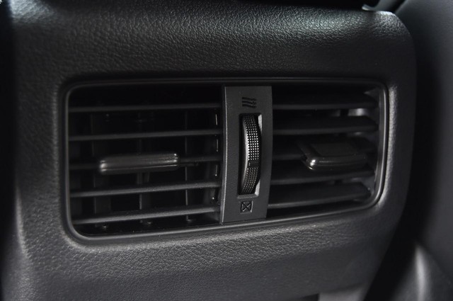 Nissan Rogue Vehicle Image 26