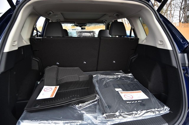 Nissan Rogue Vehicle Image 28