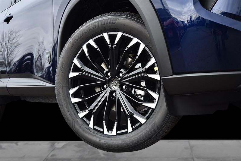 Nissan Rogue Vehicle Image 03