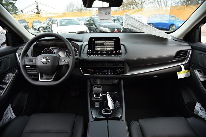 Nissan Rogue Vehicle Image 08