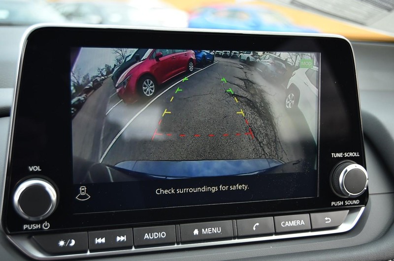 Nissan Rogue Vehicle Image 15