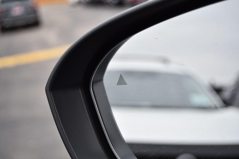 Nissan Rogue Vehicle Image 10