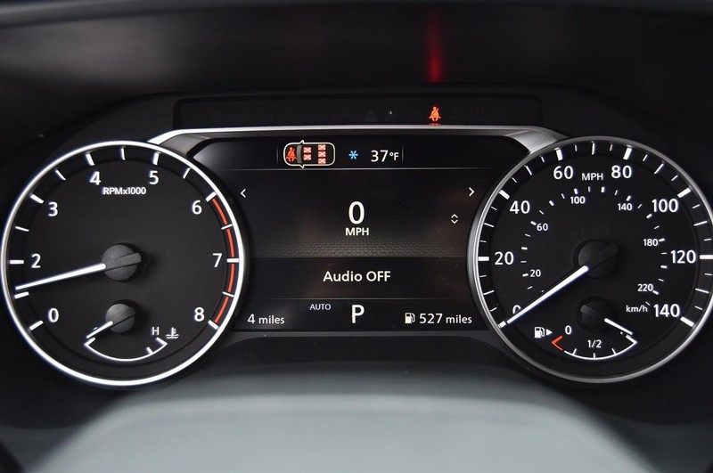 Nissan Rogue Vehicle Image 12