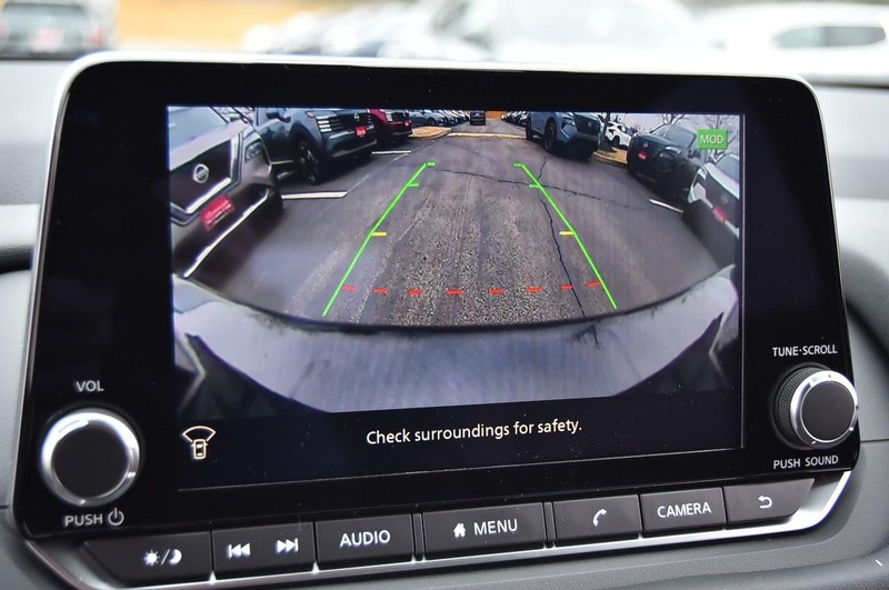 Nissan Rogue Vehicle Image 16