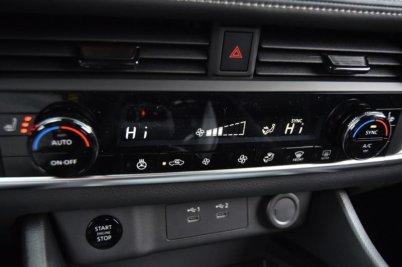 Nissan Rogue Vehicle Image 18