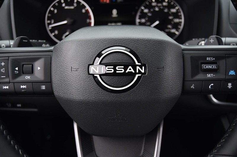 Nissan Rogue Vehicle Image 21
