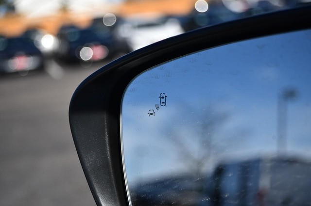 Nissan Frontier Vehicle Image 13