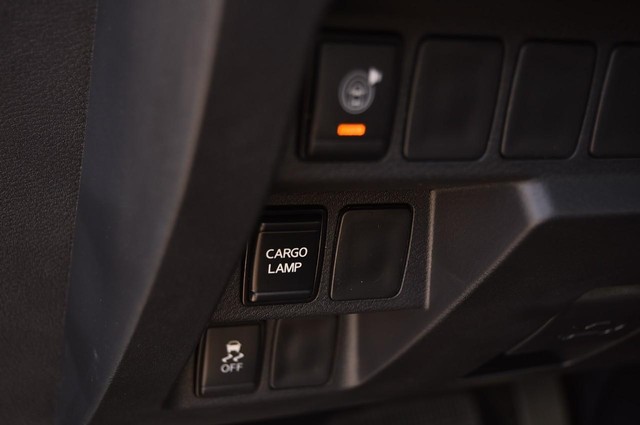 Nissan Frontier Vehicle Image 14