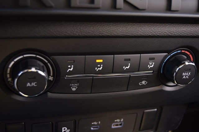 Nissan Frontier Vehicle Image 18