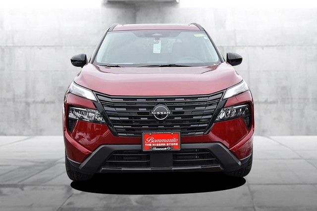 Nissan Rogue Vehicle Image 04