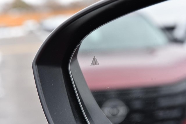 Nissan Rogue Vehicle Image 10