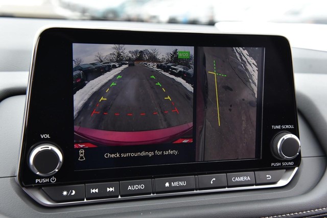 Nissan Rogue Vehicle Image 14