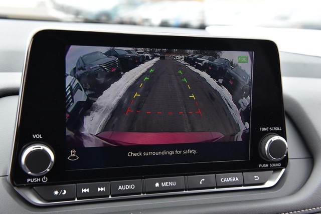 Nissan Rogue Vehicle Image 15