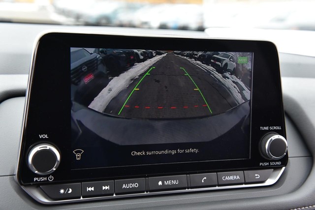 Nissan Rogue Vehicle Image 16