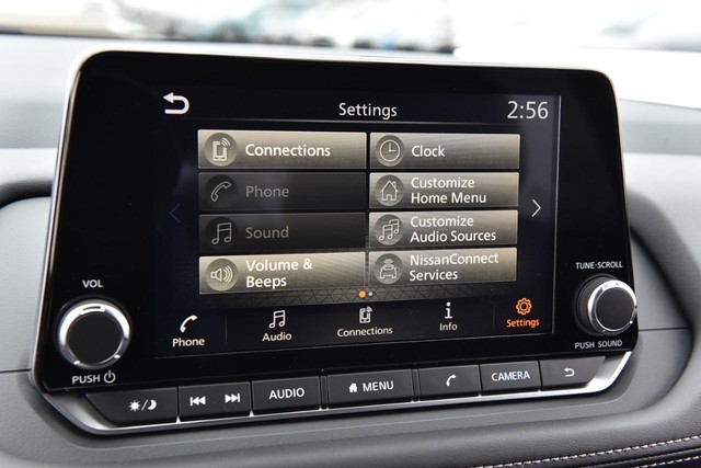 Nissan Rogue Vehicle Image 17