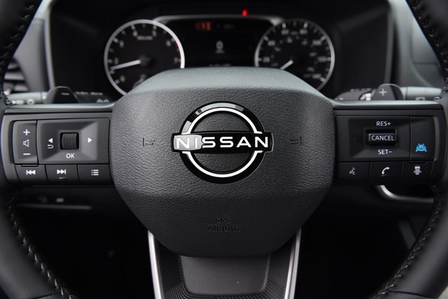 Nissan Rogue Vehicle Image 21