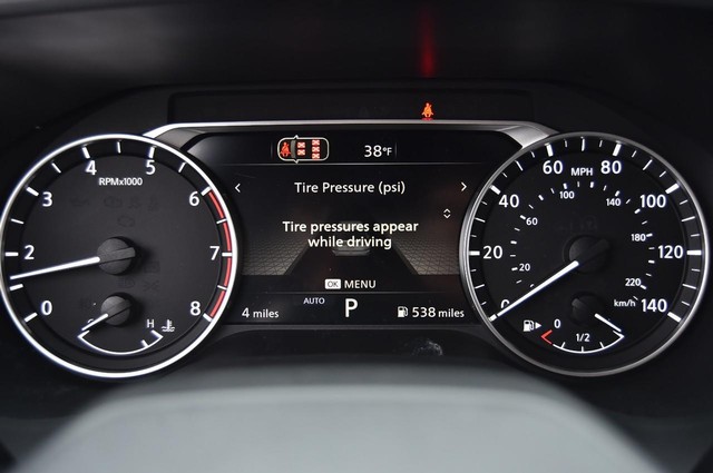 Nissan Rogue Vehicle Image 12