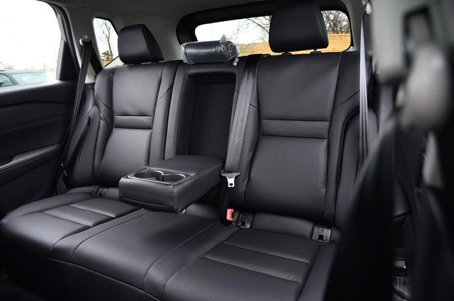 Nissan Rogue Vehicle Image 25