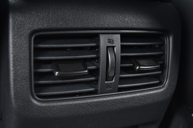 Nissan Rogue Vehicle Image 26