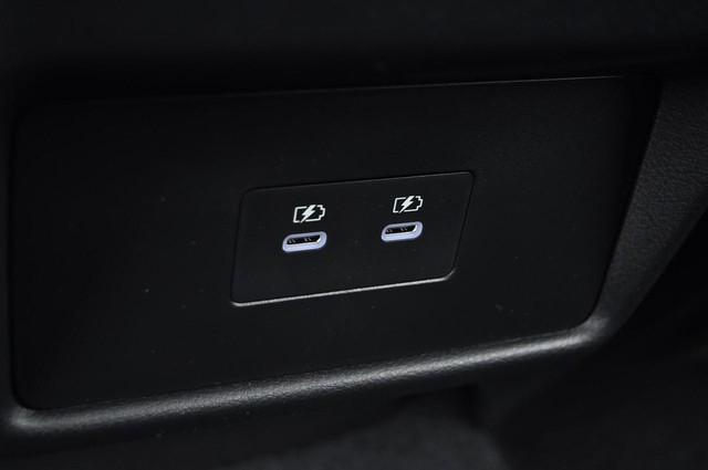 Nissan Rogue Vehicle Image 27