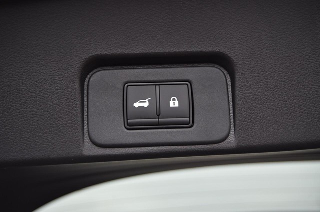 Nissan Rogue Vehicle Image 29