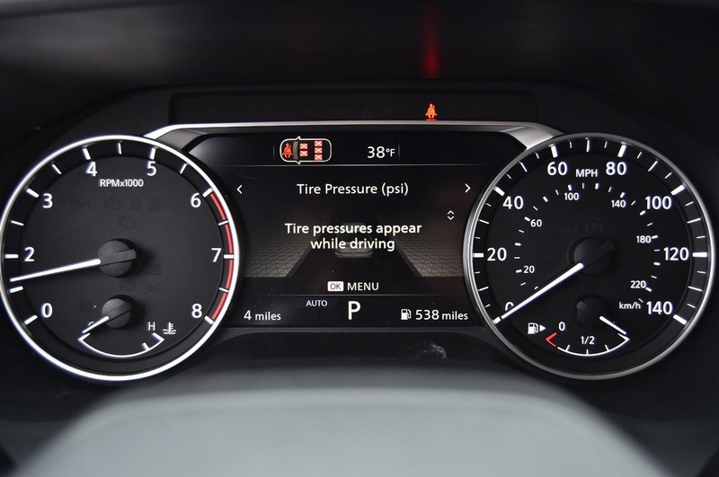 Nissan Rogue Vehicle Image 12