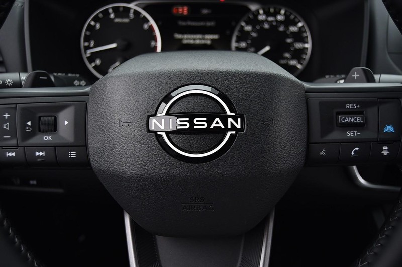Nissan Rogue Vehicle Image 21