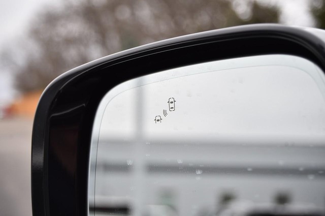 Nissan Armada Vehicle Image 11