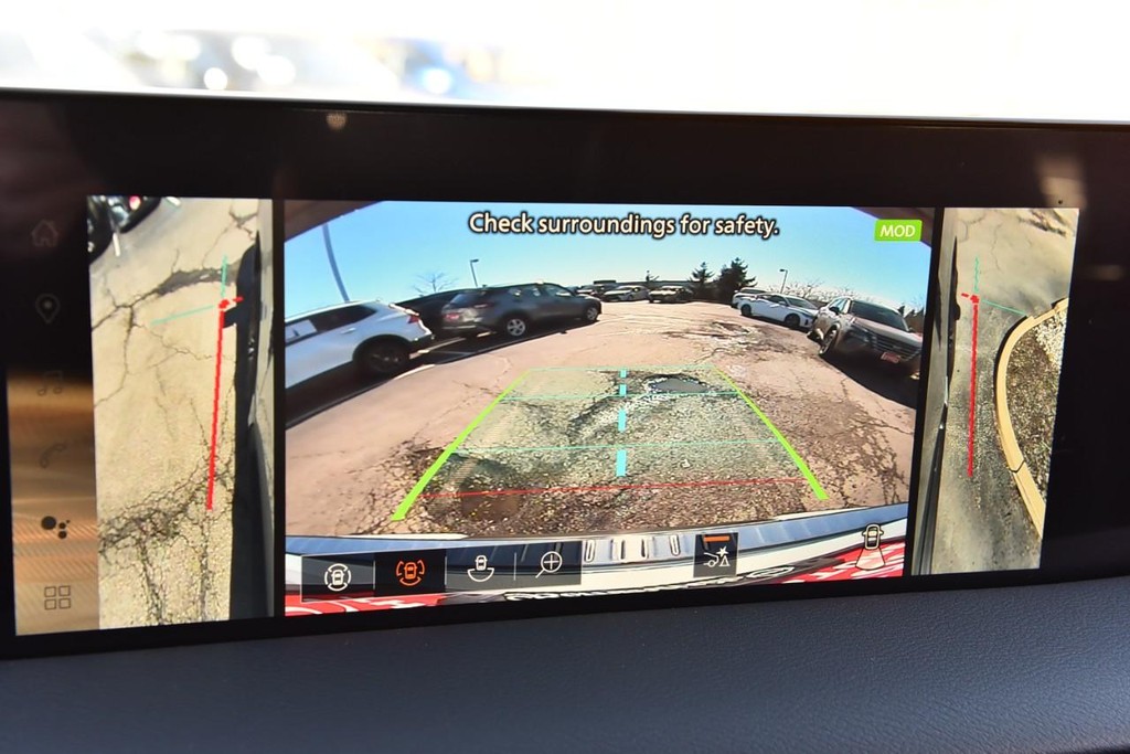 Nissan Armada Vehicle Image 16