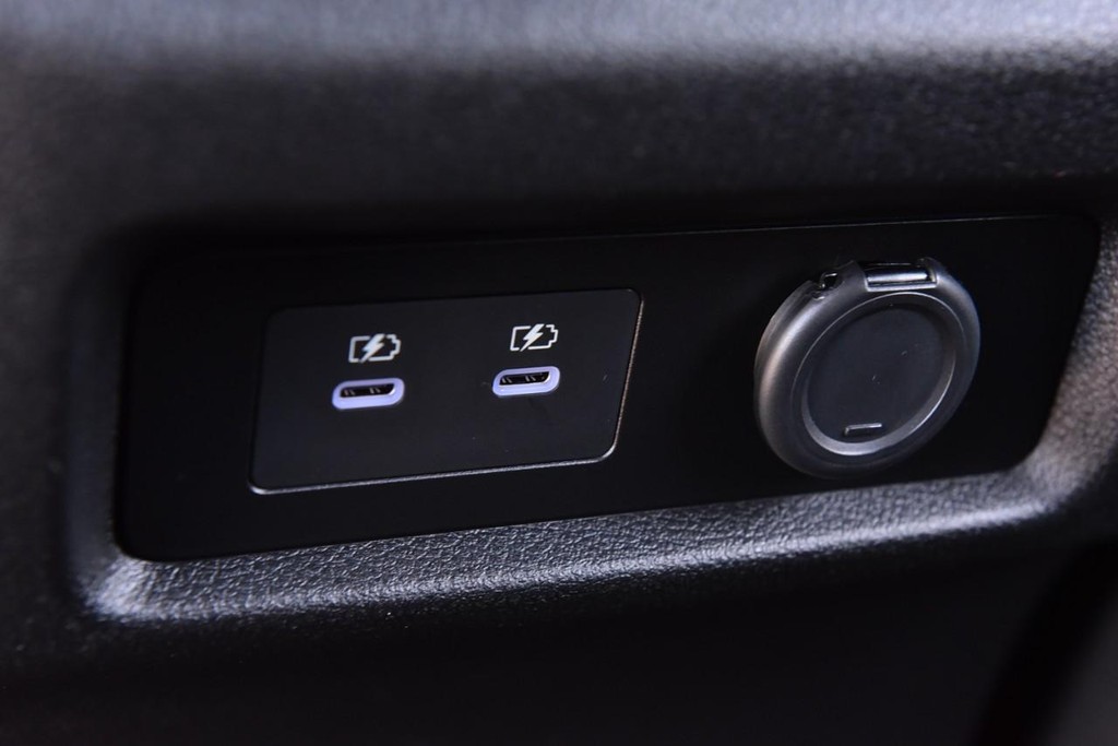 Nissan Armada Vehicle Image 28