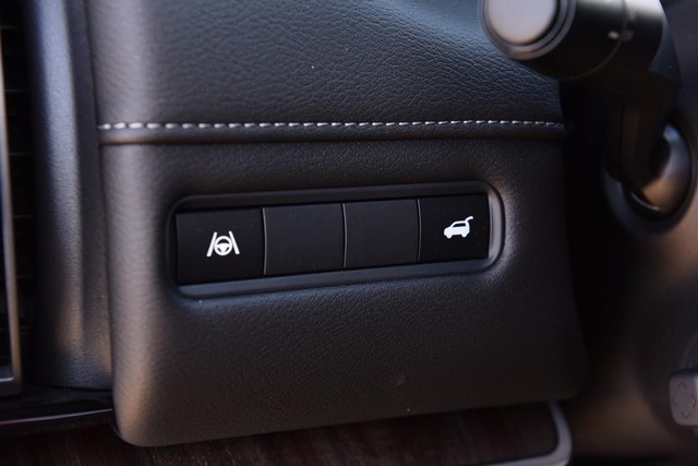 Nissan Armada Vehicle Image 13