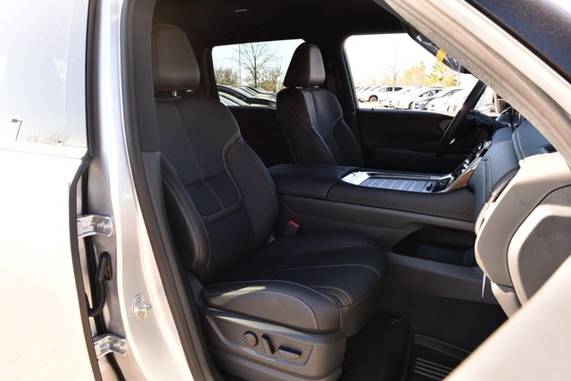 Nissan Armada Vehicle Image 25