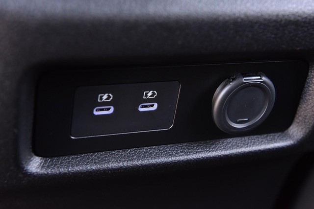 Nissan Armada Vehicle Image 28