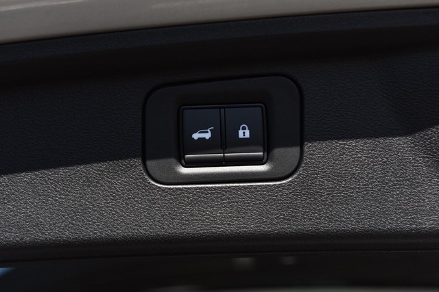 Nissan Armada Vehicle Image 32