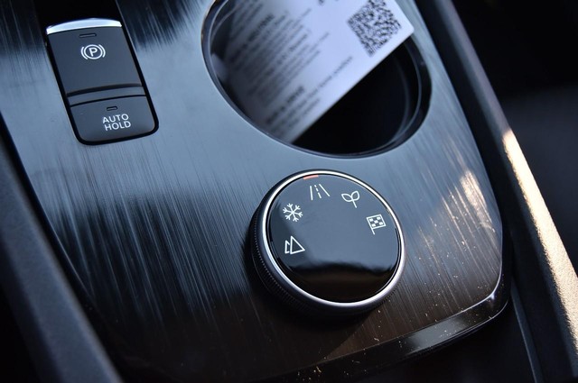 Nissan Rogue Vehicle Image 20