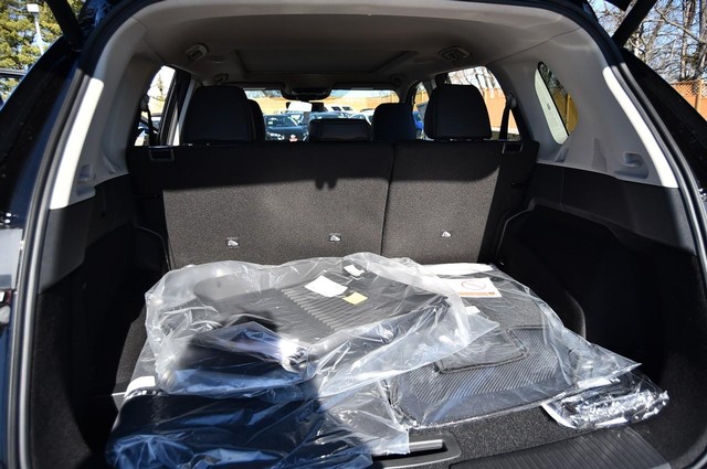 Nissan Rogue Vehicle Image 28