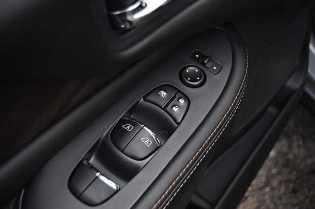 Nissan Murano Vehicle Image 09