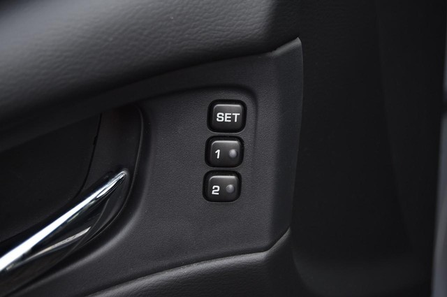 Nissan Murano Vehicle Image 10