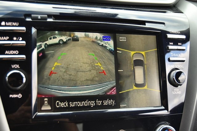 Nissan Murano Vehicle Image 15